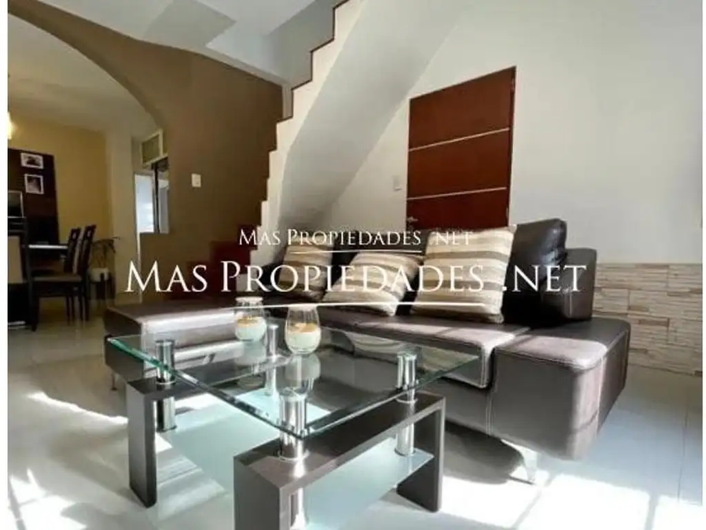 Casa en venta en  Lanús 4 ambientes