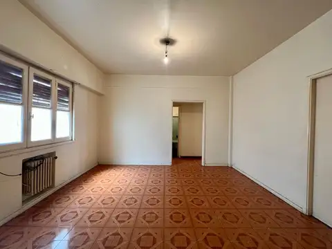 DEPARTAMENTO DE 4 AMBIENTES SOBRE FRANKLIN AL 500 A UNA CUADRA DE PARQUE CENTENARIO - Foto 0