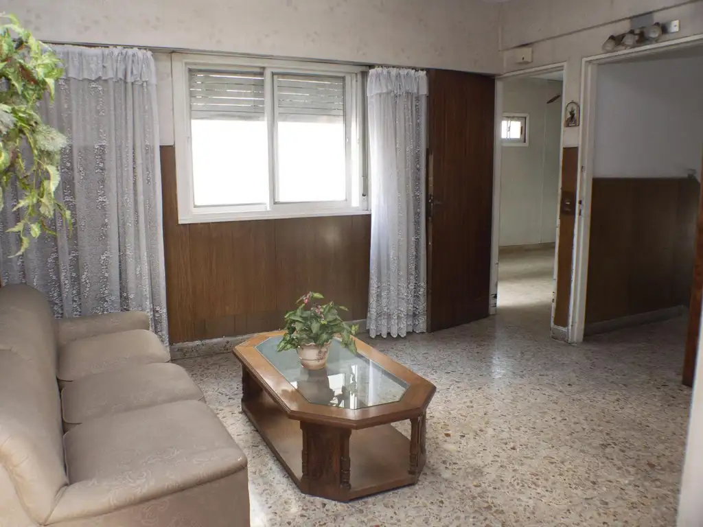 PH  6 amb en venta  en Villa Bonich con patio, terraza y cochera.