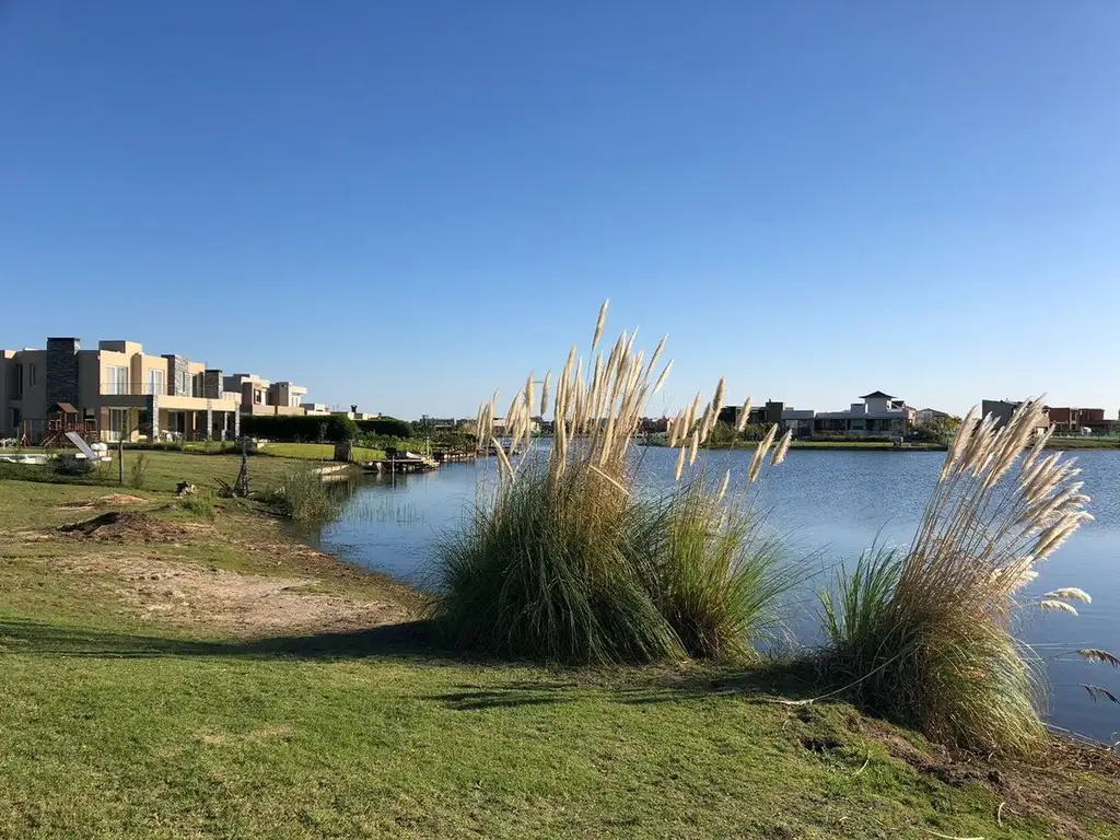 Venta Lote El Canton Puerto a la LAGUNA en espejo.