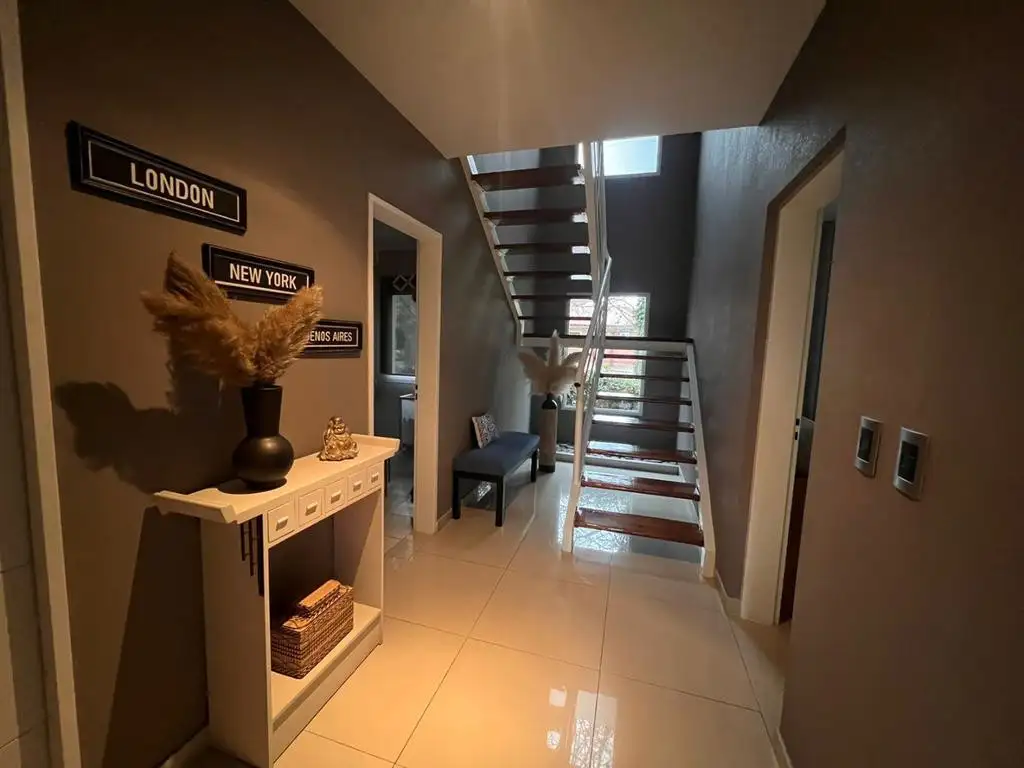 Casa en Venta en La Campiña - 5 ambientes
