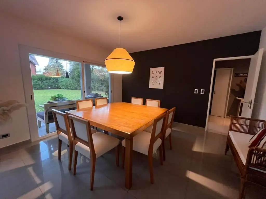 Casa en Venta con cochera