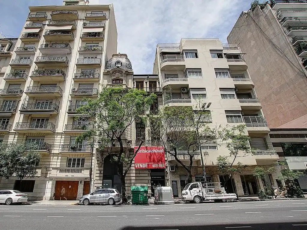 Edificio de oficinas en venta en Recoleta