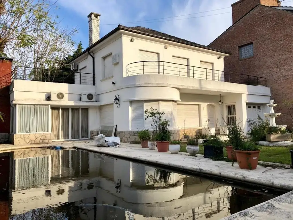 Espectacular casa de categoría en venta La Lucila