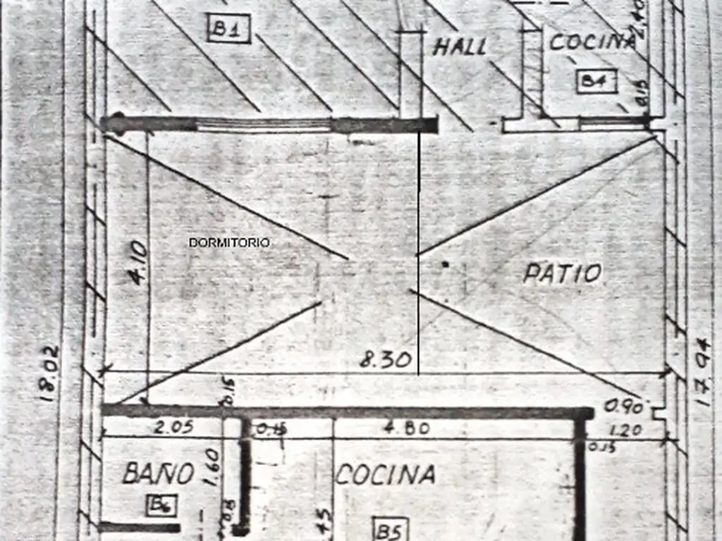 RETASADO Casa A refaccionar, lote propio  2 PH de 3 ambientes cada uno.OPORTUNIDAD