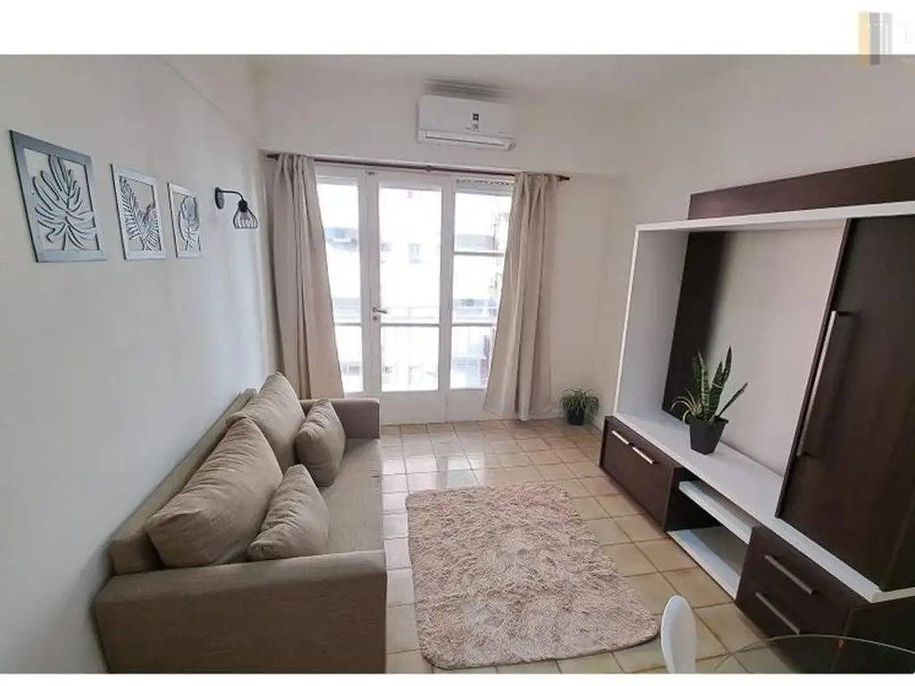 VENTA DEPARTAMENTO DE 2 AMB A LA CALLE CON BALCÓN