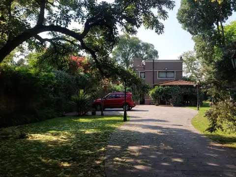 Casa quinta en Parque Leloir