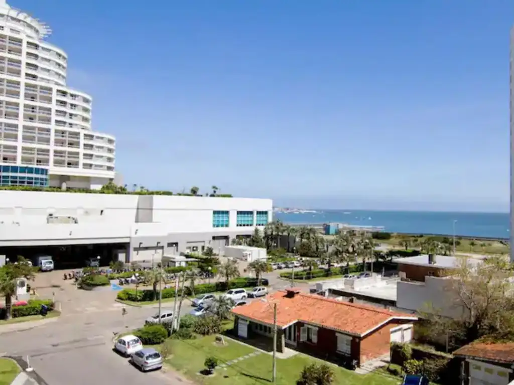 Departamento en  Playa Mansa Punta del Este