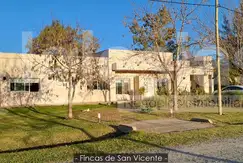 Casa en venta de 4 dormitorios c/ cochera en Fincas de San Vicente