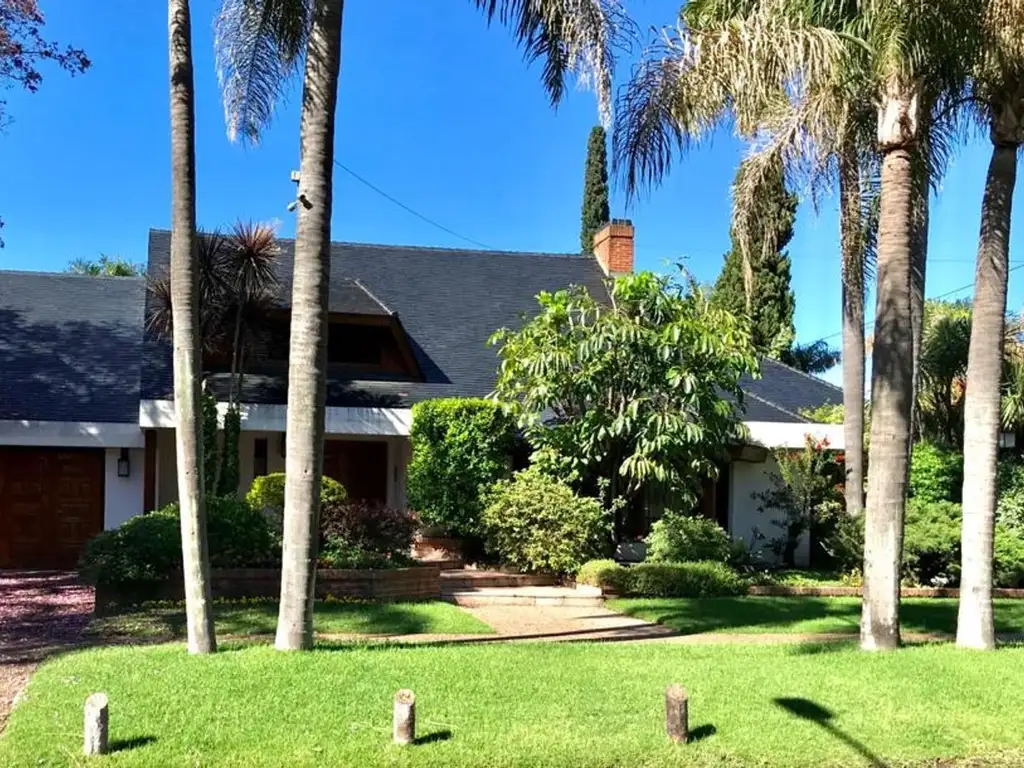 Imponente chalet a la Venta en Castelar Norte