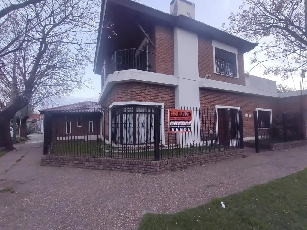 EXCELENTE CASA EN PADUA NORTE A 2 CUADRAS DE LA ESTACION