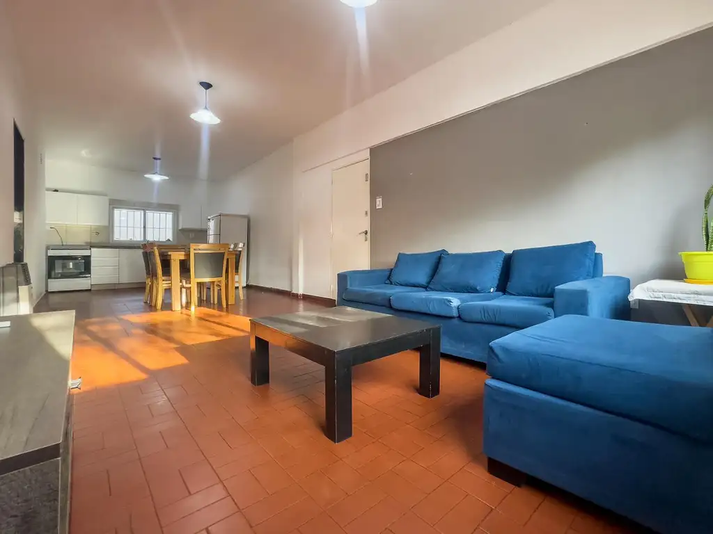 VENTA/PERMUTA - Departamento de 2 dormitorios por escalera - Luis Agote, Rosario.