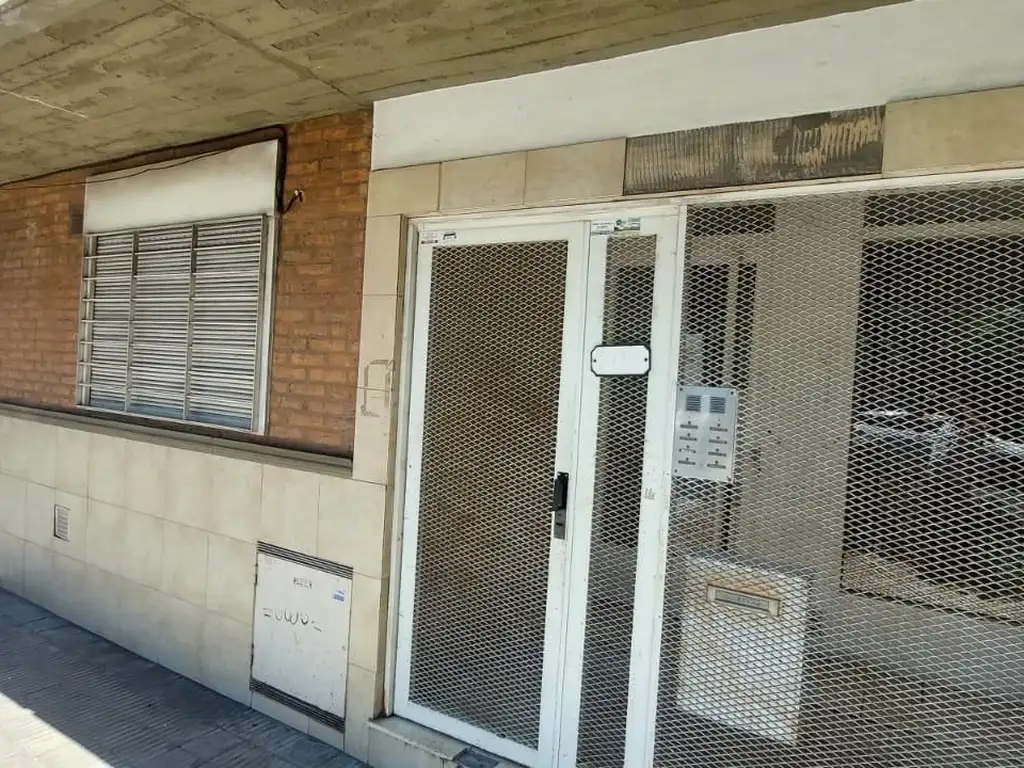 Departamento en alquiler de 1 dormitorio en Luis Agote