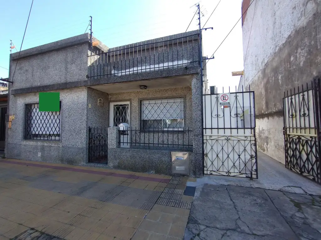 VENTA Casa en Wilde con 3 dormitorios y fondo libre APTA CRÉDITO