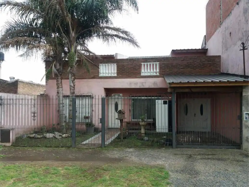 Casa  en venta en Gregorio De Laferrere