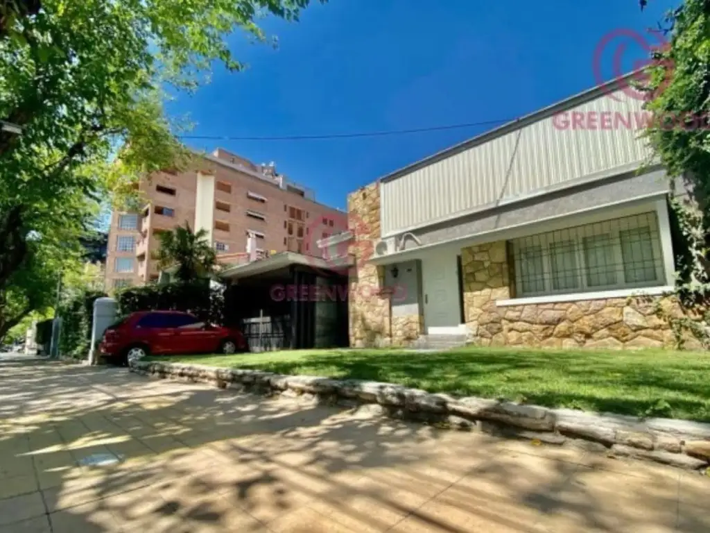 REMAX VENDE  INCREIBLE PROPIEDAD EN QUINTA SECCION