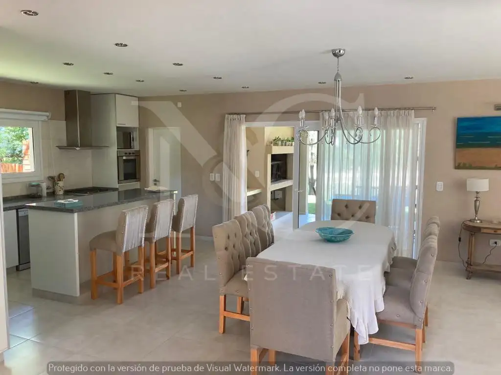 Casa en venta en Costa Esmeralda a pasos de la playa