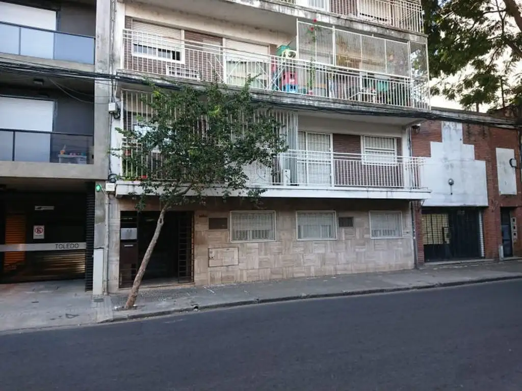 Departamento de 1 dormitorio, Mitre 1466, piso 4. Sin balcón