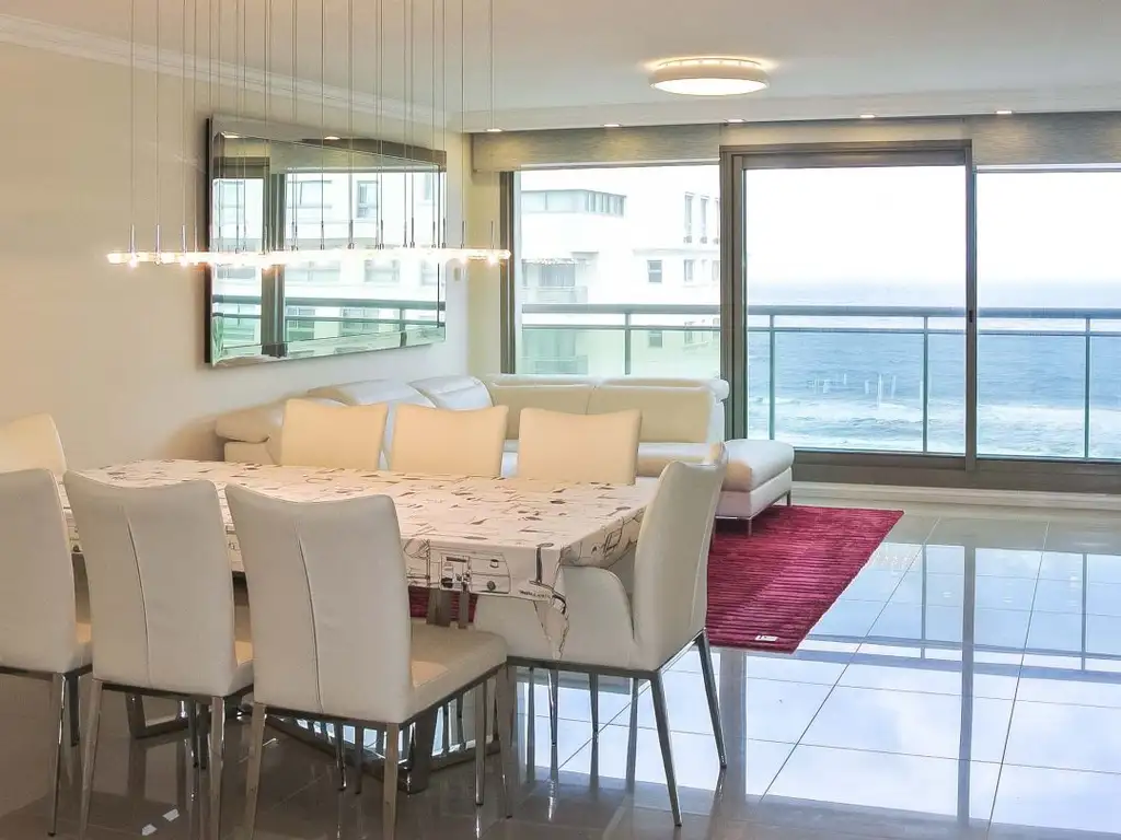 Venta  Apartamento 3 dormitorios- Playa Brava.