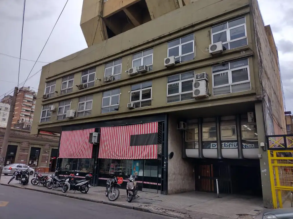 Venta Depósito   Cochera. Urquiza y Corrientes. Rosario