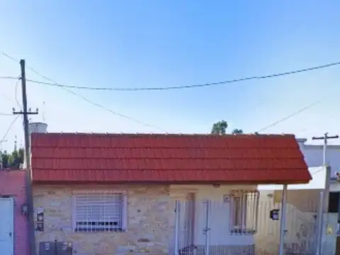 Casa Al Frente Ubicada Sobre La Calle Boedo 2063, Lomas de Zamora