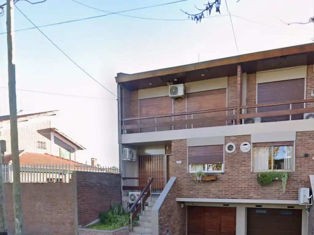 Duplex 5 ambientes en castelar norte