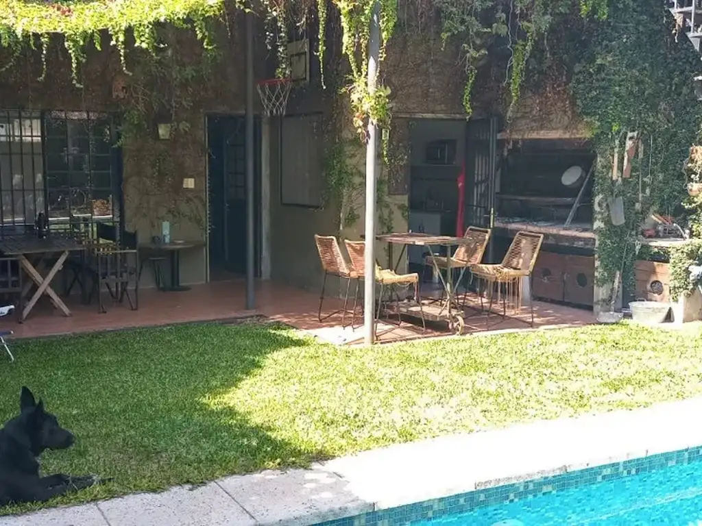 Casa Reciclada Con Jardin Y Pileta En Florida Oeste