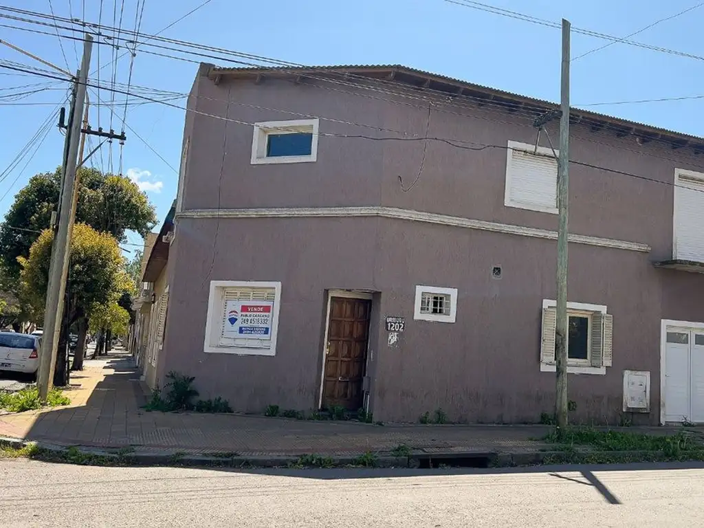 VENTA DE CASA EN TANDIL DOS DORMITORIOS SEMICENTRO