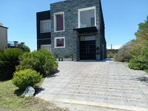 Casa de 7 Ambientes- Barrio "Santa Rita" - Venta - Foto 0