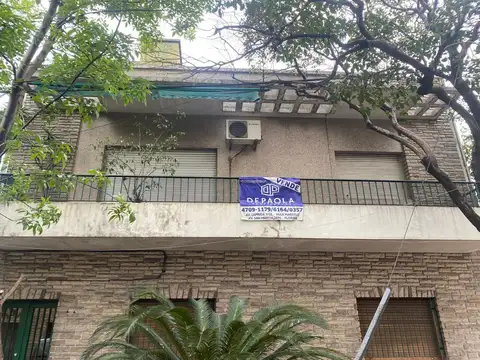 Venta PH tipo casa con 4 ambientes 3 dormitorios balcon a metros de avenida maipu estacion tren gene