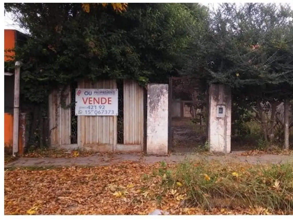 CASA A RESTAURAR CON GRAN TERRENO