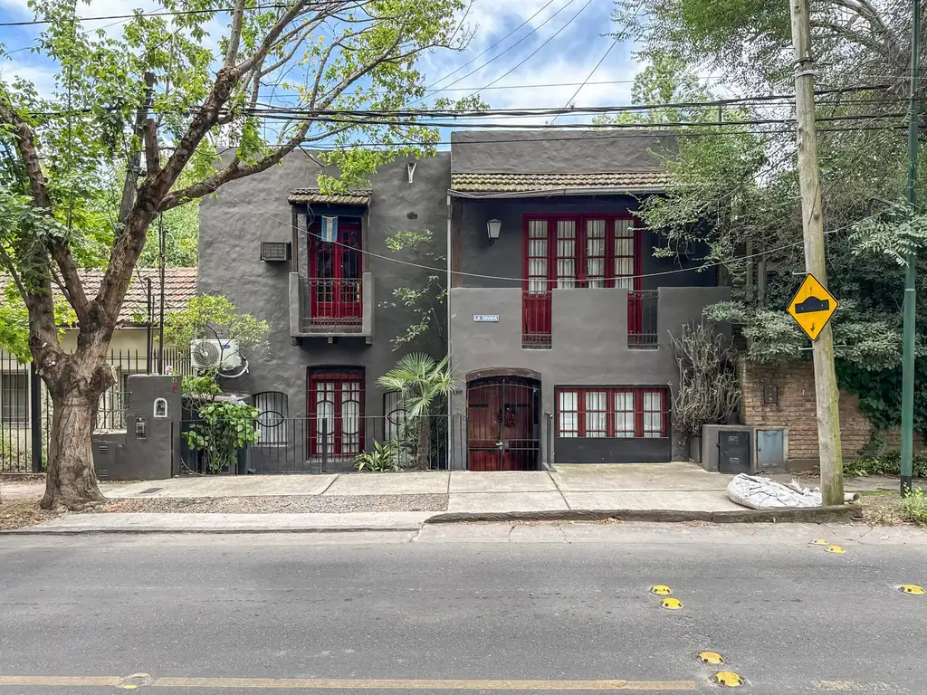 Casa en venta 3 dormitorios en el bajo de San Isidro.