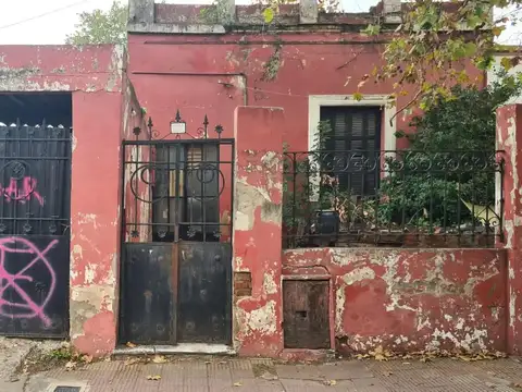 LOTE 225m² CON CASA A DEMOLER - VILLA LYNCH