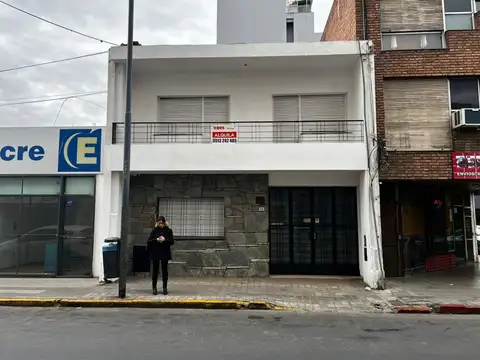 EXCELENTE CASA COMERCIAL - CENTRO