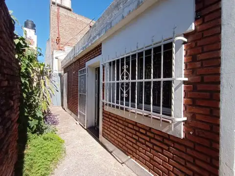 VENTA CASA INTERNA UNICA - BARRIO AZCUENAGA