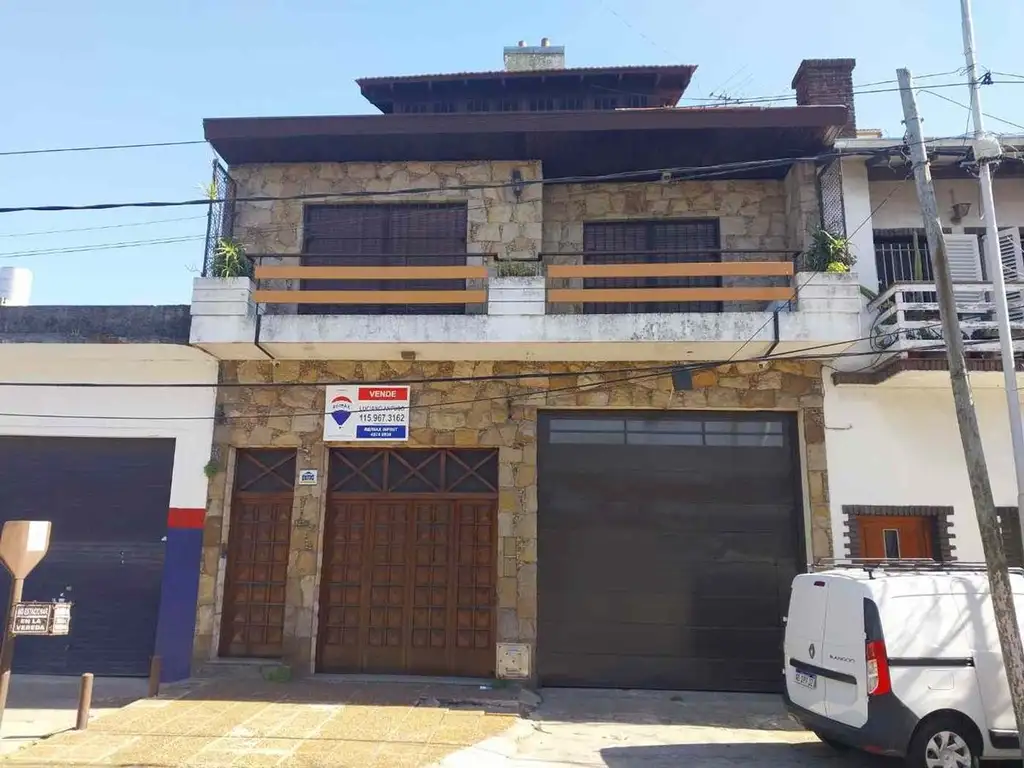 Venta urgente triplex de categoría en Avellaneda