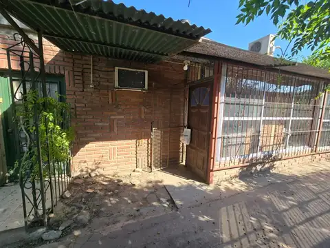 VENTA CASA CON DEPTO INDEPENDIENTE TERMAS RIO HOND