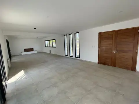 VENTA CASA TRES DORM CAUSANA PILETA APTA CREDITO