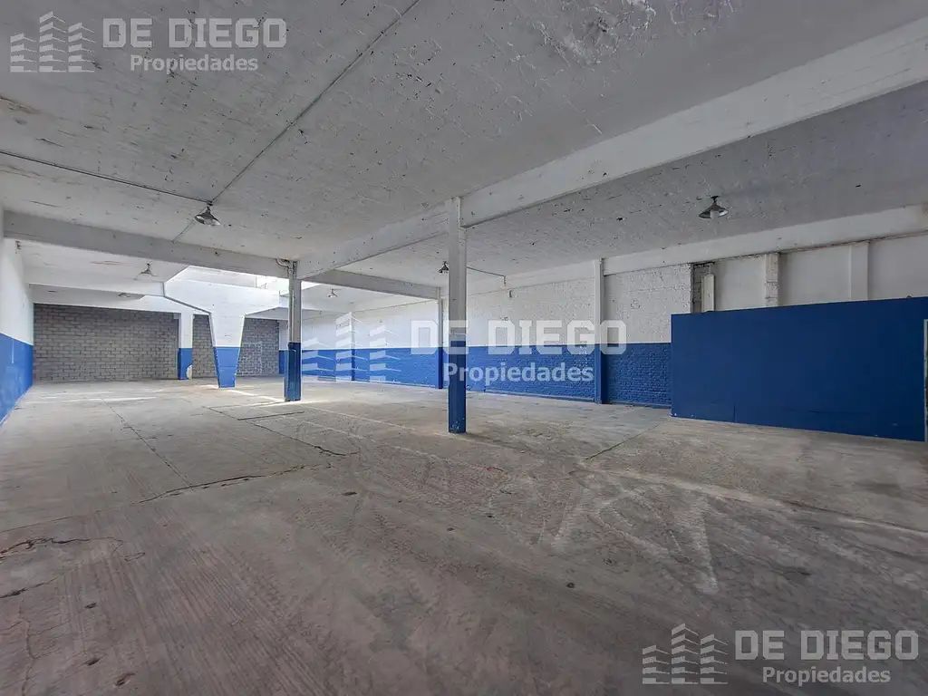 Depósito de 1100 M2 con oficinas en alquiler - Predio Industrial con seguridad Munro