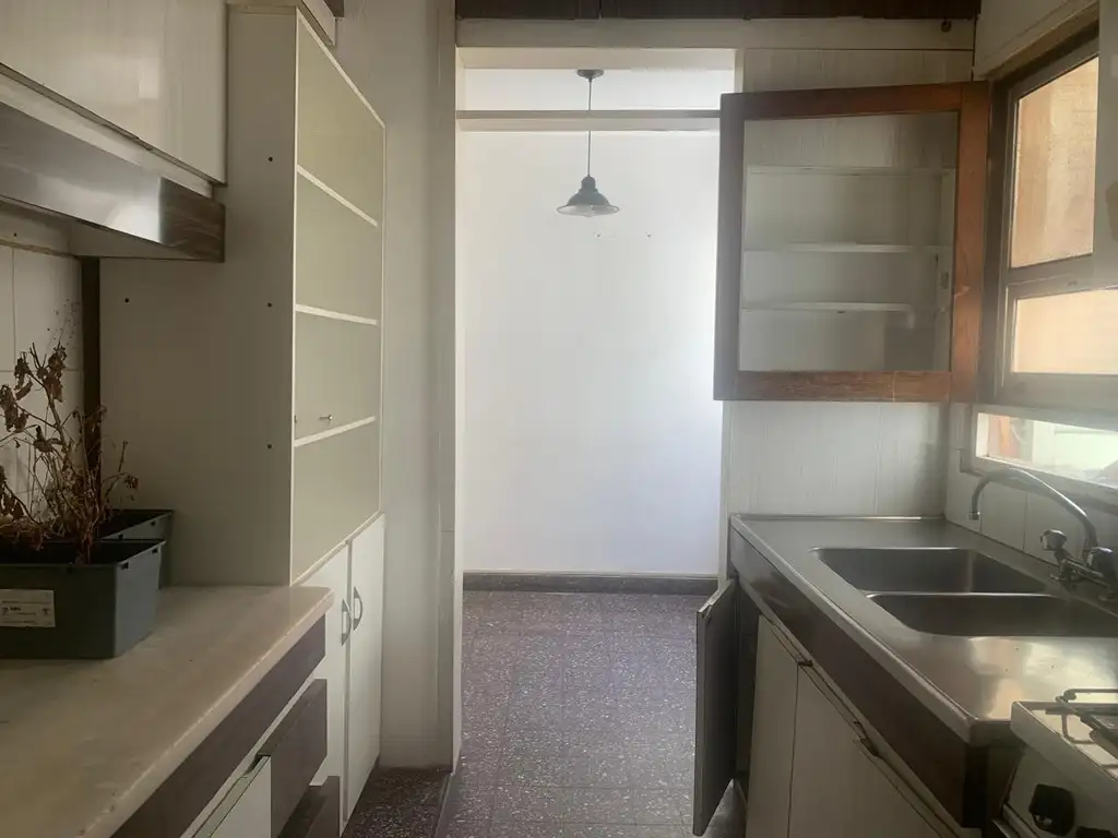 Venta departamento 2 dormitorios (1° piso por escalera) - CERRITO Y AYACUCHO