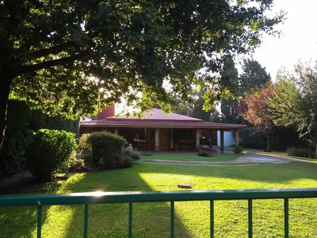 VENTA  CASA QUINTA EN GLEW .1000mts de LOTE