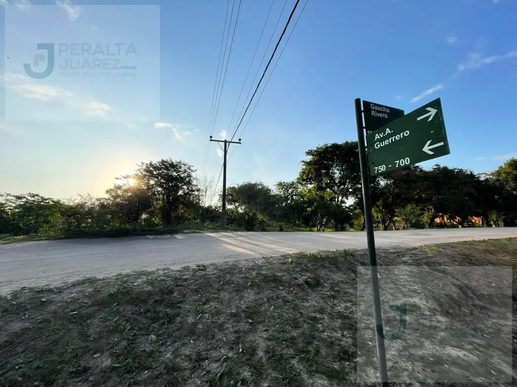 3 Terrenos juntos  sobre Terraplén