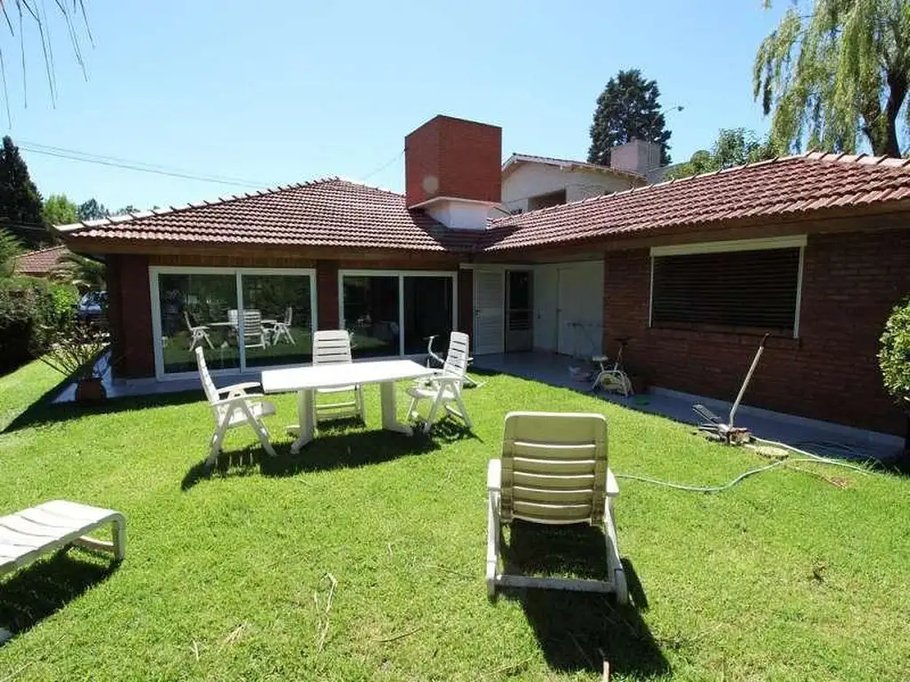 Casa de 4 ambientes en venta en Country Venado I. Canning, Esteban Echeverría.