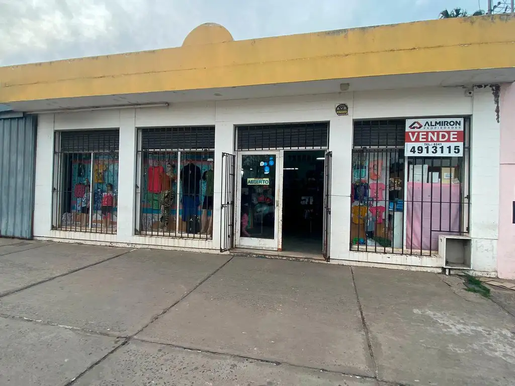 Gran Local Comercial | 300 m² cubiertos | A 150 metros de la RN11 | Oliveros