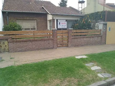 NUEVO VALOR    VENDO 2 CASAS EN LOTE PROPIO DE 9 X 35 MTS. EN VILLA BALLESTER