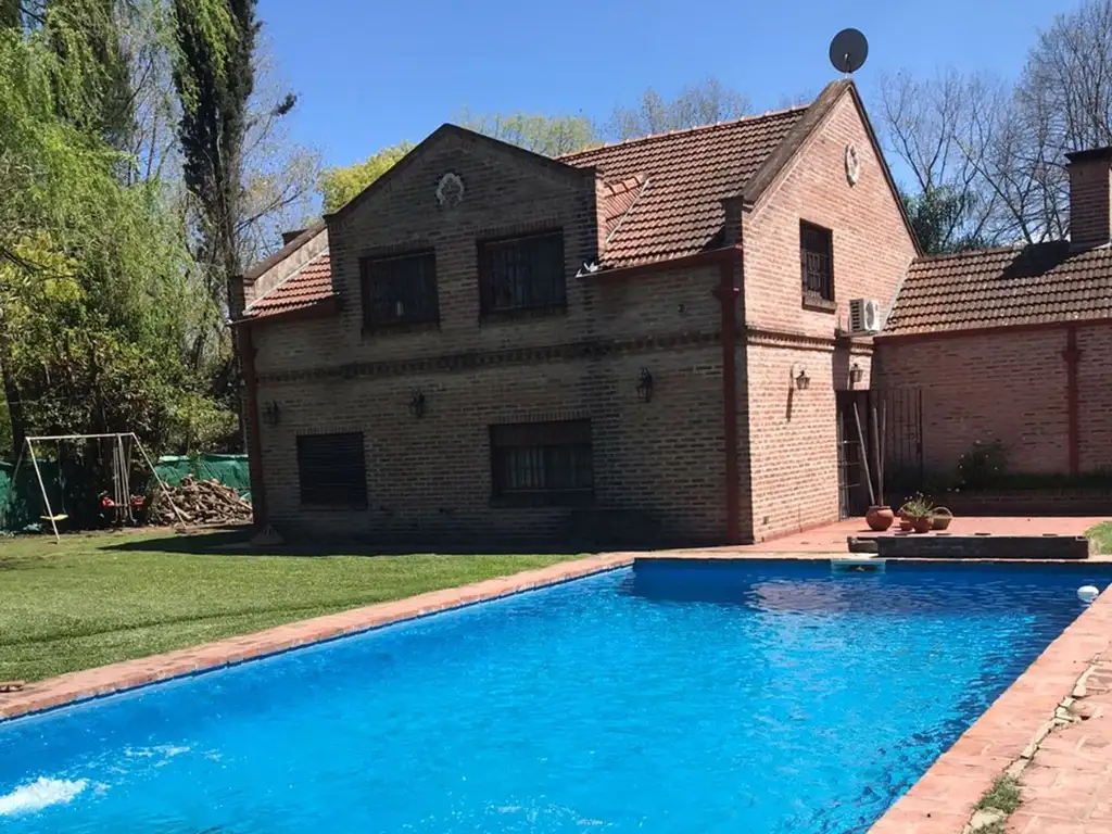 CASA TERRENO 2000 MTS VENTA VILLA DE MAYO PILETA