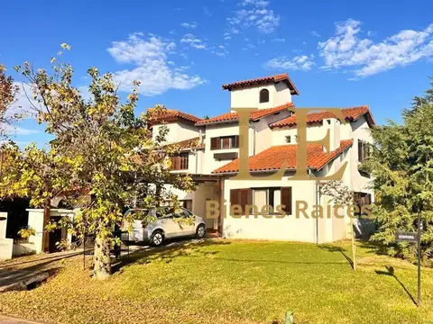 Venta casa en Aranjuez CC (APTO CREDITO)