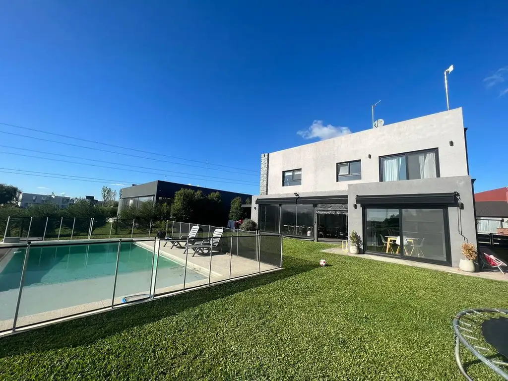 Venta Casa a la Laguna en San Benito Villanueva Tigre