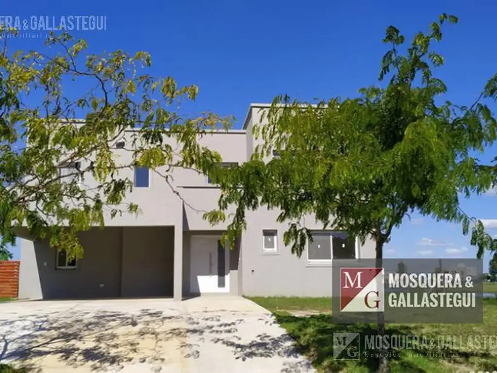 Lindísima casa moderna en El Cantón!