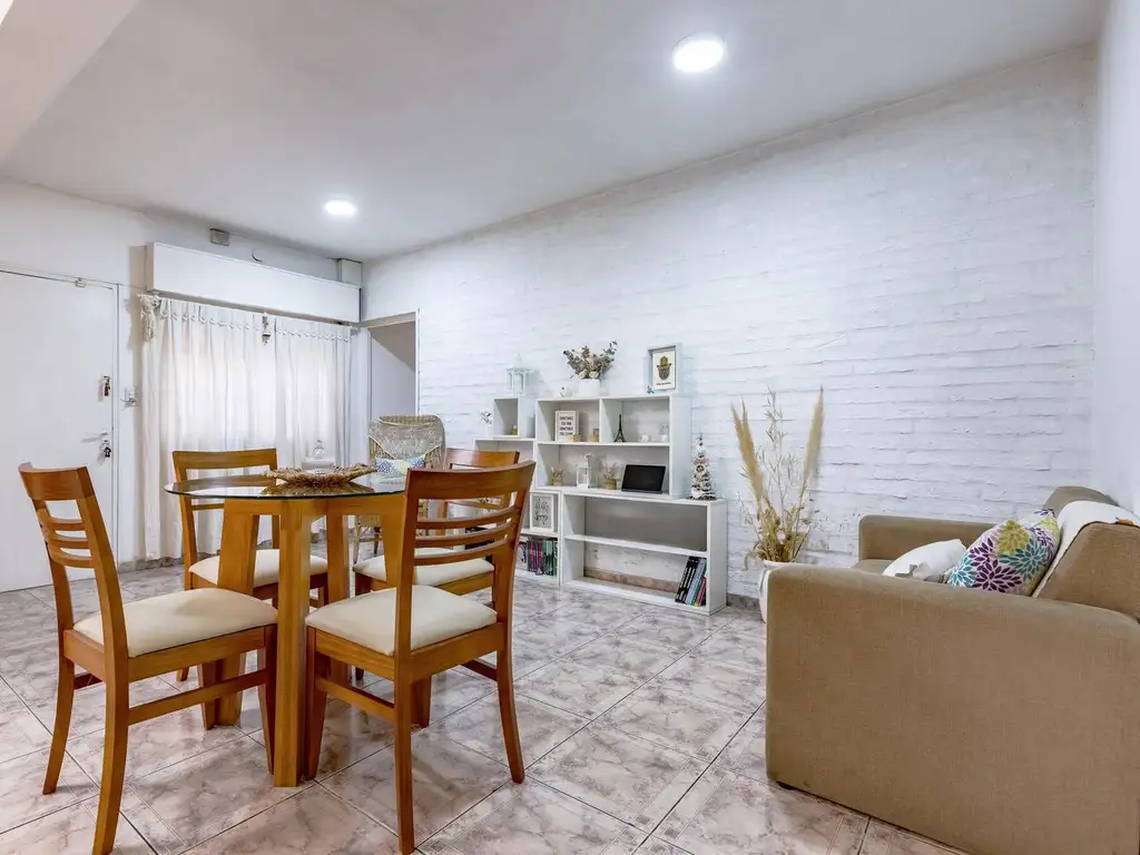 VENTA/PERMUTA - Casa - 2 dormitorios con cochera y galpón - Bella Vista, Rosario.